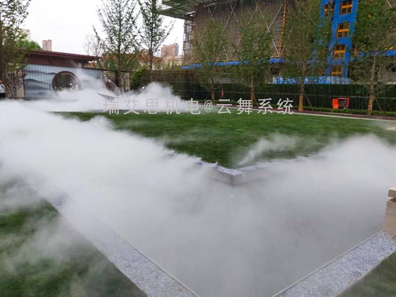 龙湖永丰公园里